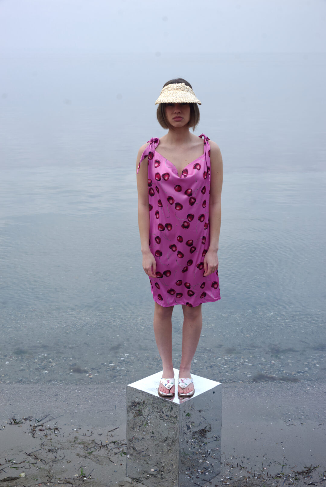 Φόρεμα σατέν print κερασάκια .