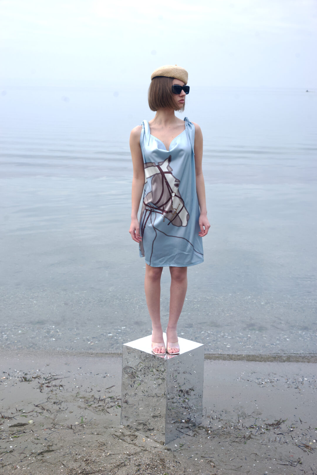 Φόρεμα σατέν print horse .