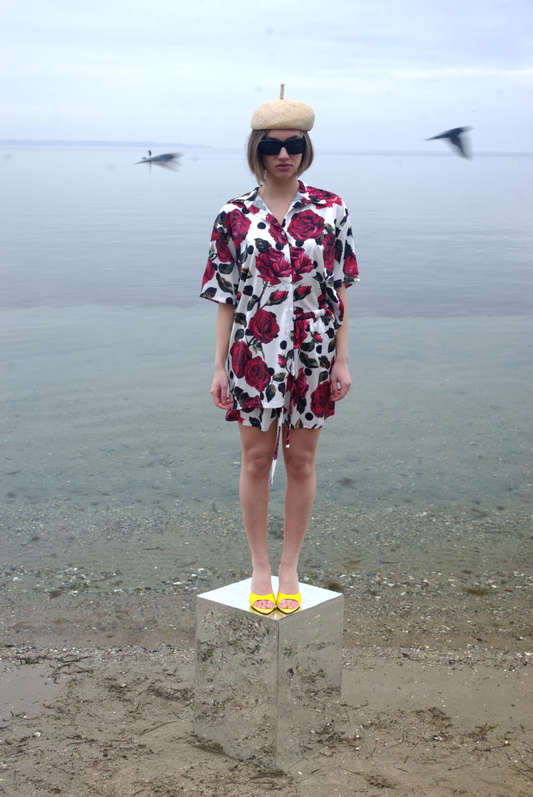 Πουκάμισο σατέν κοντομάνικο print πουά floral .