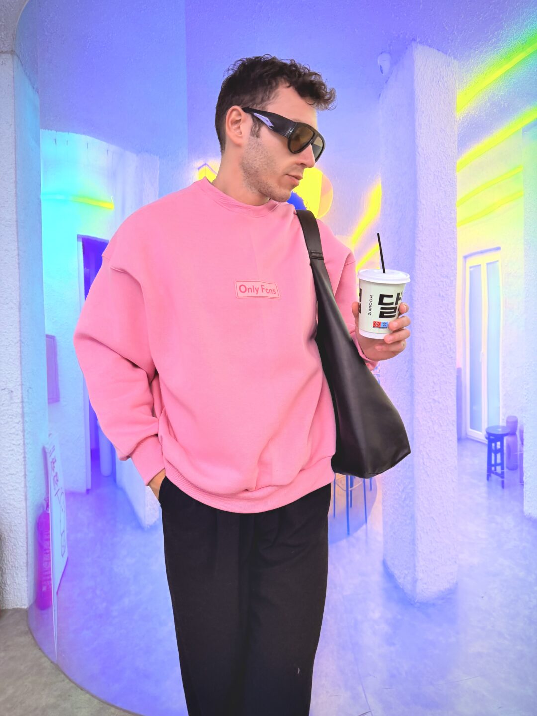 Pink hoodie ”fans” (unisex)